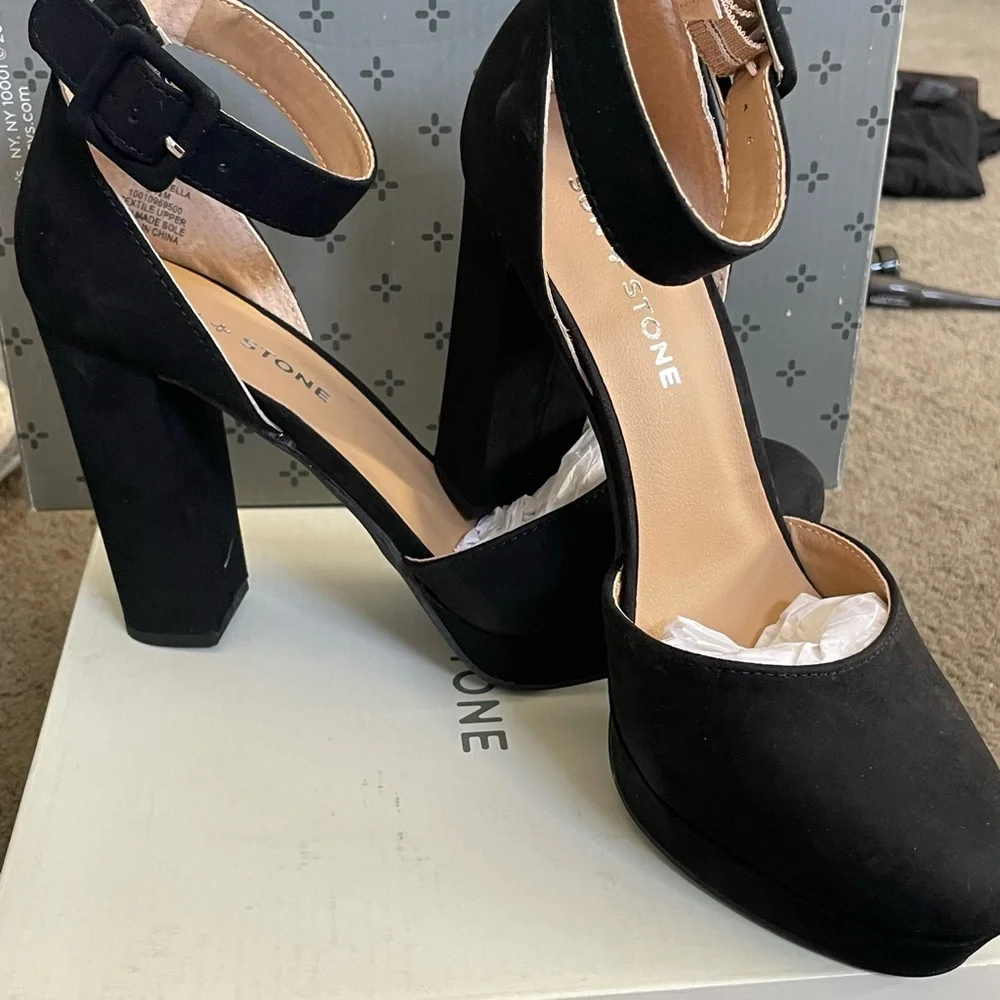 Sun + Stone Black Heeled Sandals - Picture 3 of 5